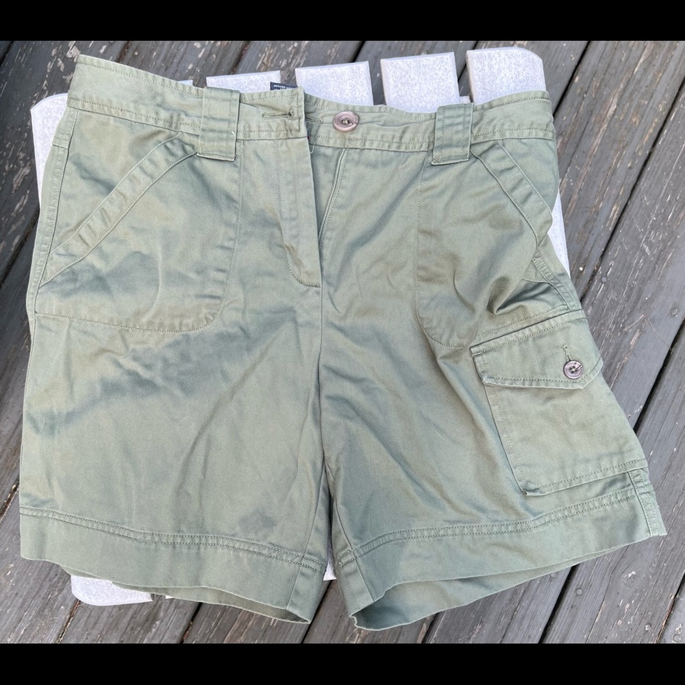 Van Heusen cotton shorts, size 8